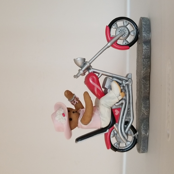 Breast Cancer Awareness Bears on Motorcycles - Picture 14 of 16